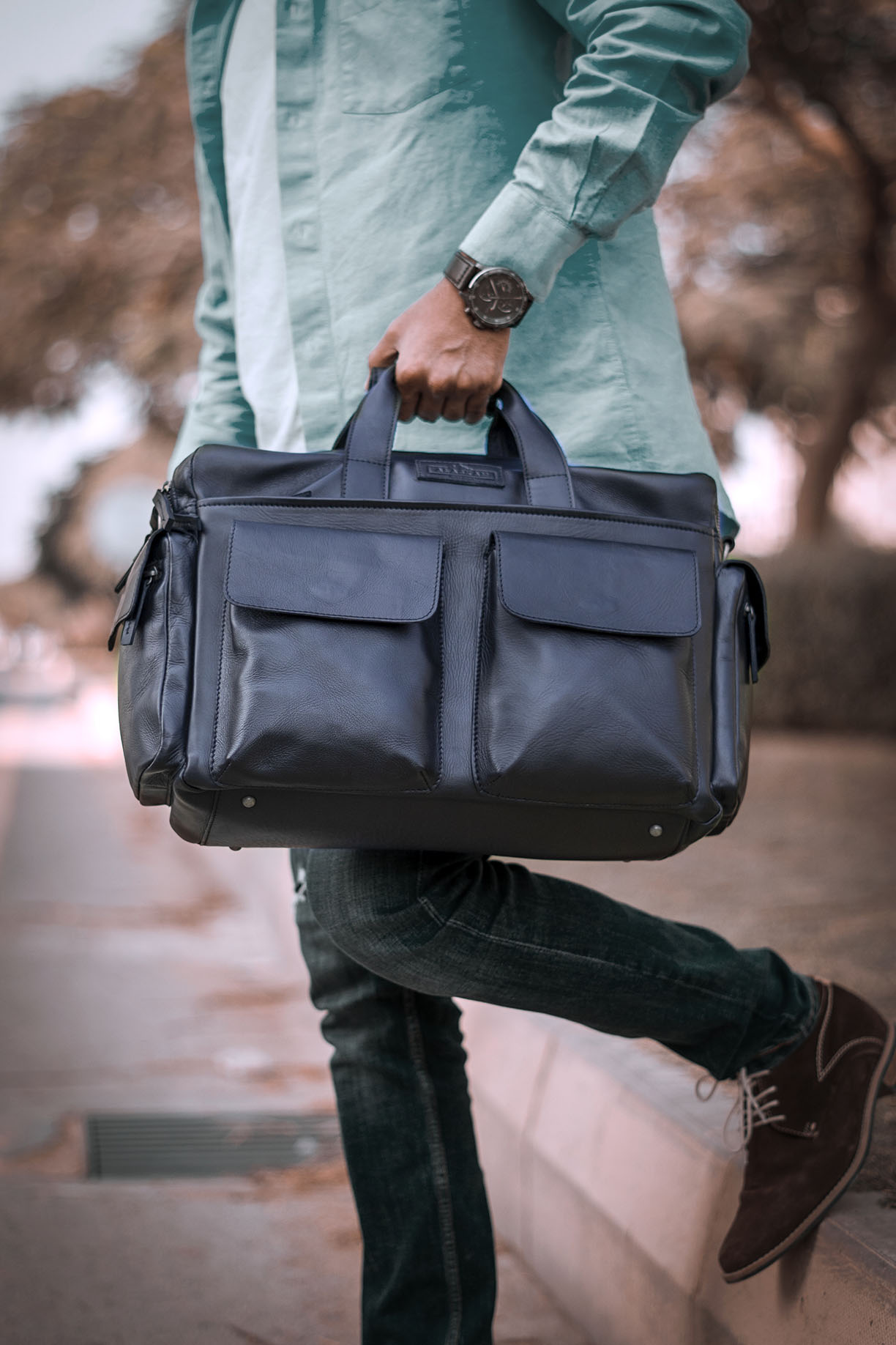 Leather Pilot Bag – Style, Function and More - Alaskan Leather Company