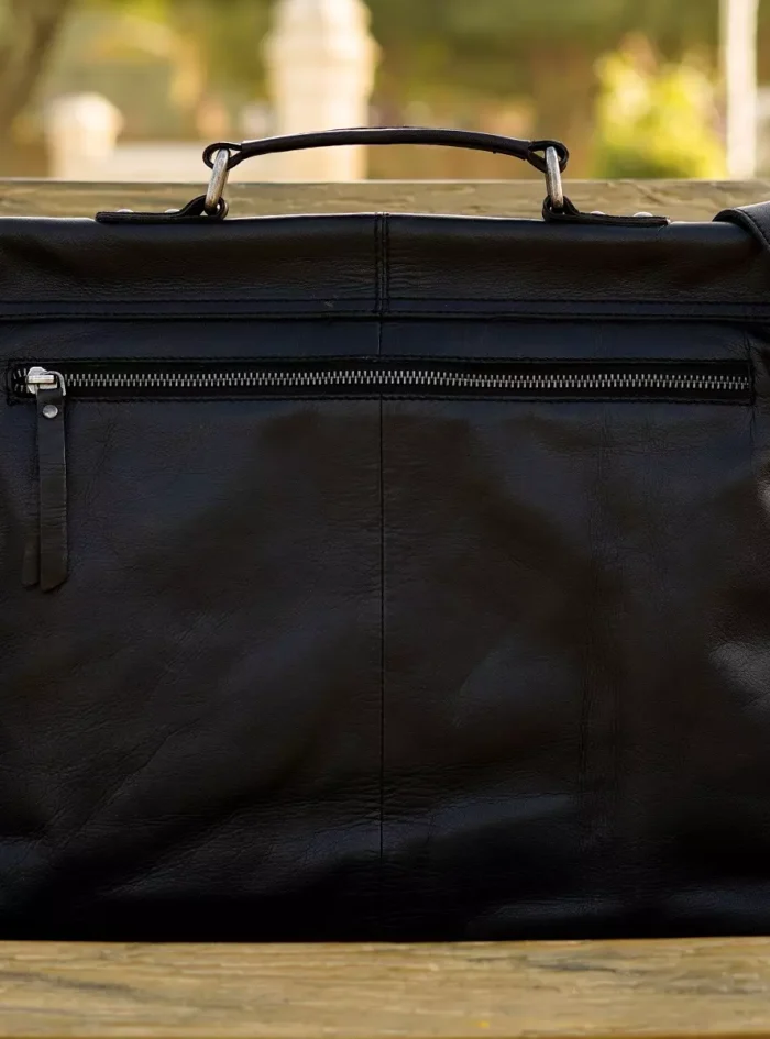 Alaskan-Barristo-Slim-Briefcase-5.webp Alaskan-Barristo-Slim-Briefcase-5.webp