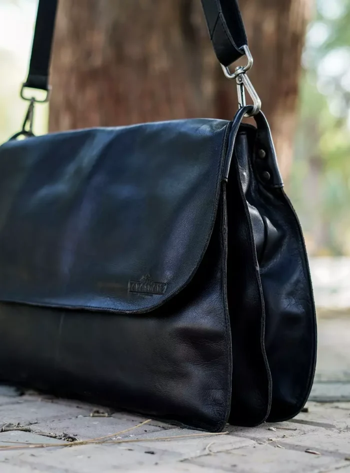 Alaskan-Classic-Satchel-2.webp Alaskan-Classic-Satchel-2.webp