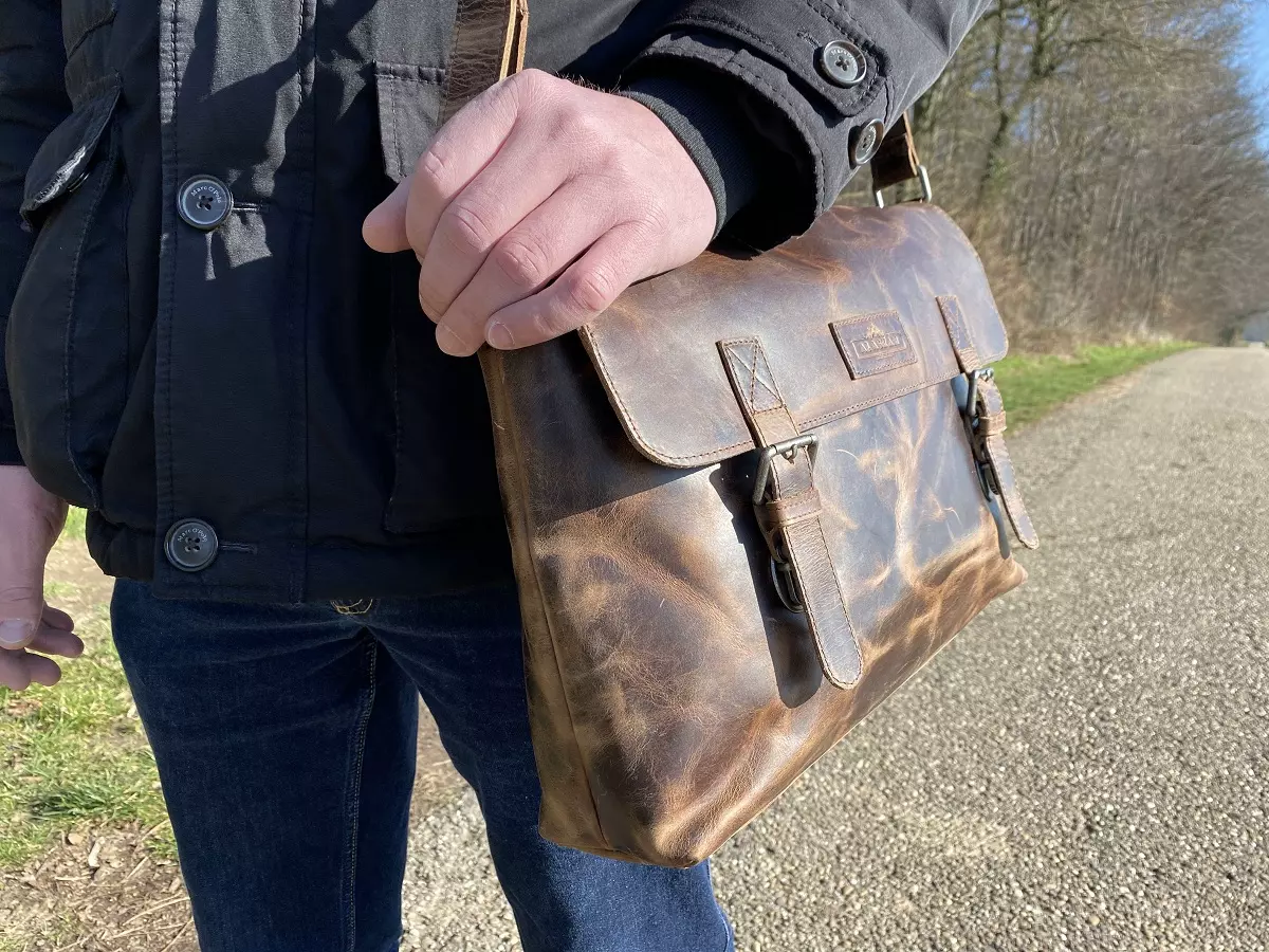 Alaskan-Wolf-Military-Satchel_1_.webp Alaskan-Wolf-Military-Satchel_1_.webp