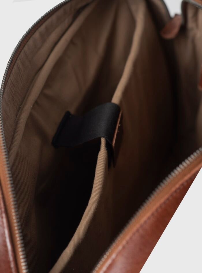 Albert_Classic_Brown_Leather_Laptop_Briefcase207.jpg Albert_Classic_Brown_Leather_Laptop_Briefcase207.jpg