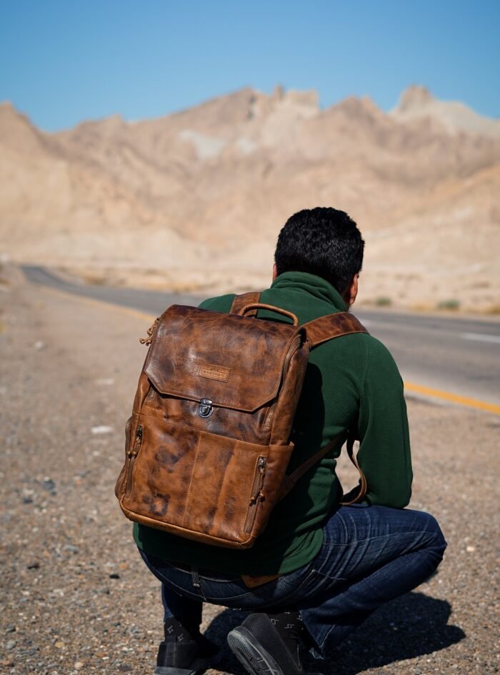 Alzarro-Old-School-Vintage-Leather-Backpack-2.jpg Alzarro-Old-School-Vintage-Leather-Backpack-2.jpg