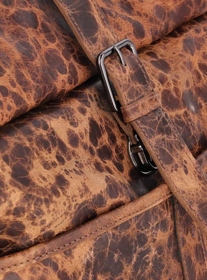 Alzarro-Vintage-Leather-Rolltop-Backpack205.jpg Alzarro-Vintage-Leather-Rolltop-Backpack205.jpg