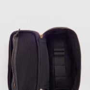 Angus-Black-Leather-Toiletry-Bag202.jpg