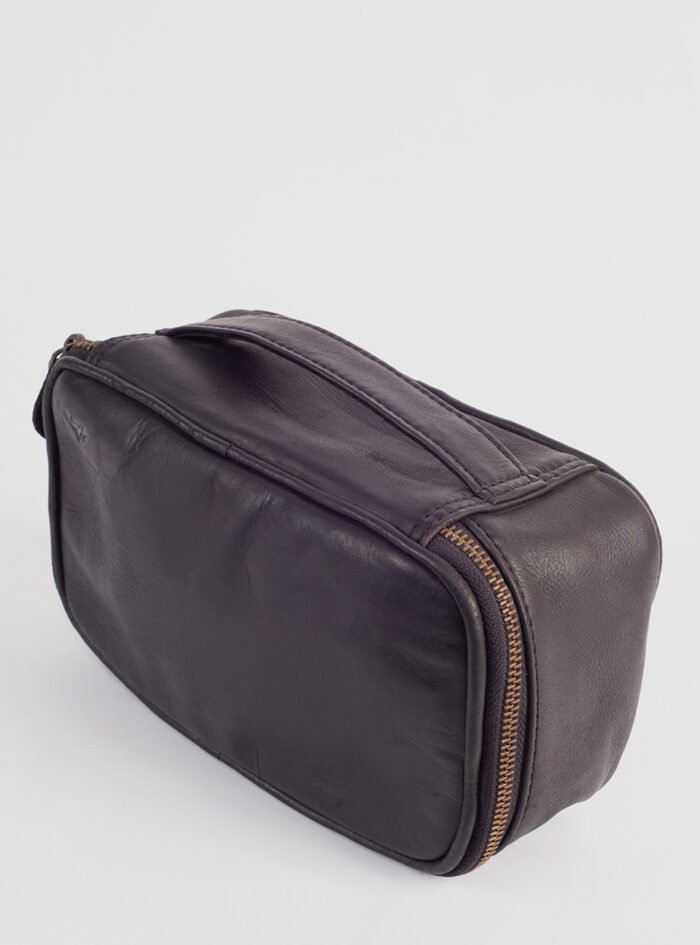 Angus-Black-Leather-Toiletry-Bag207.jpg Angus-Black-Leather-Toiletry-Bag207.jpg