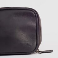 Angus-Black-Leather-Toiletry-Bag208.jpg