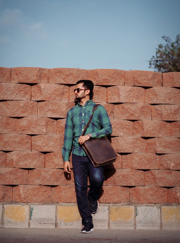 Bronco-Crazy-Horse-Leather-Satchel-Outdoor201.jpg Bronco-Crazy-Horse-Leather-Satchel-Outdoor201.jpg