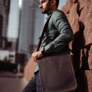 Bronco-Crazy-Horse-Leather-Satchel-Outdoor202.jpg