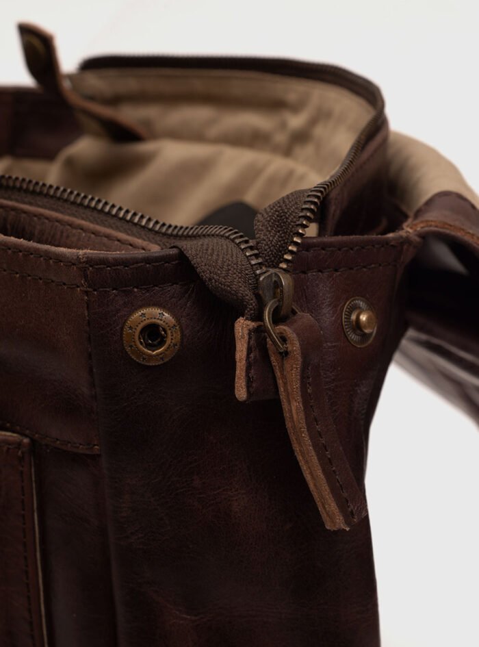Clayton-Vintage-Crazy-Horse-Leather-Backpack7.jpg Clayton-Vintage-Crazy-Horse-Leather-Backpack7.jpg