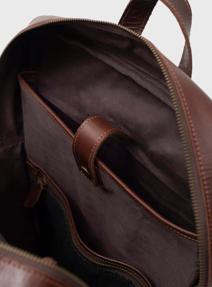 Dulles-Crazy-Horse-Leather-Laptop-Backpack207.jpg Dulles-Crazy-Horse-Leather-Laptop-Backpack207.jpg