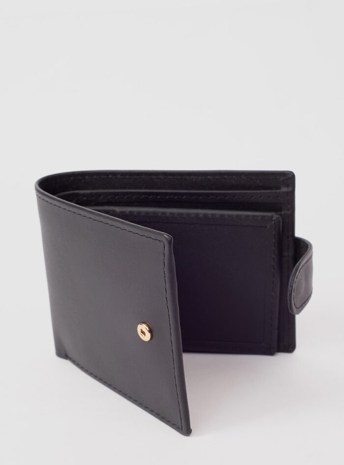 Fisher-Black-Bifold-Wallet3.jpg Fisher-Black-Bifold-Wallet3.jpg