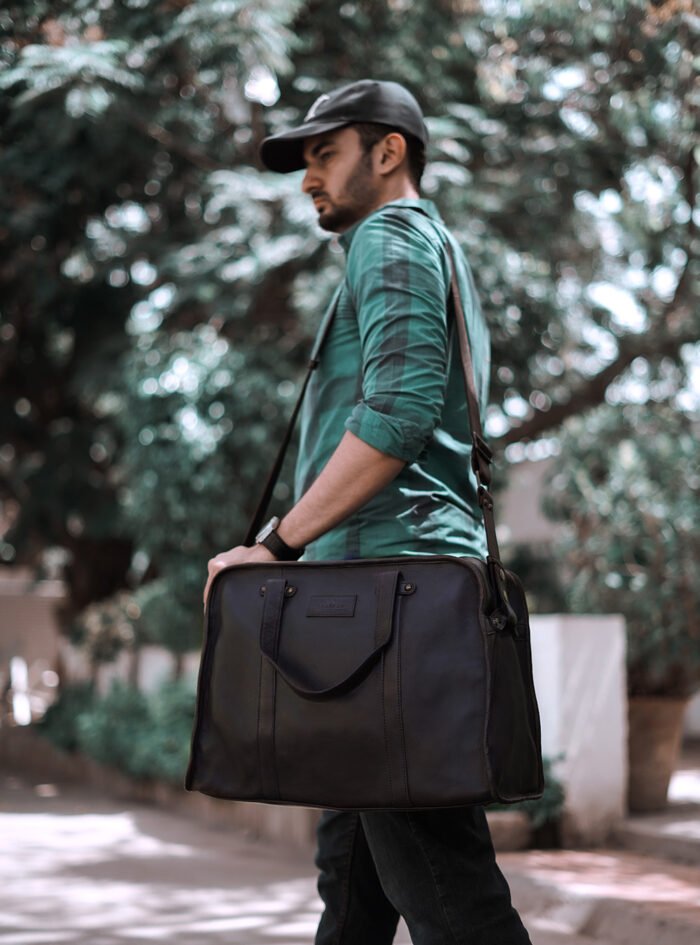 Gordon-Brown-Leather-Weekender-Bag-Outdoor202.jpg Gordon-Brown-Leather-Weekender-Bag-Outdoor202.jpg