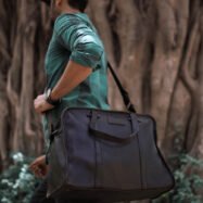 Gordon-Brown-Leather-Weekender-Bag-Outdoor204.jpg