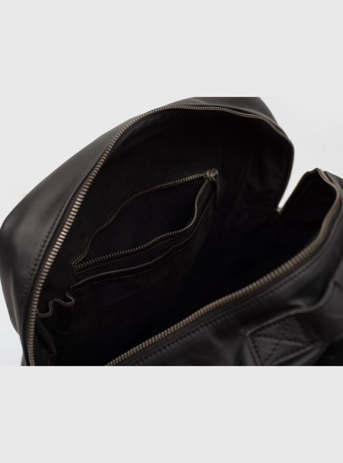 Patrick-crazy-horse-black-backpack208-.jpg Patrick-crazy-horse-black-backpack208-.jpg