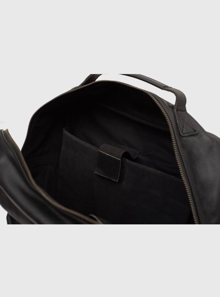 Patrick-crazy-horse-black-backpack209-.jpg Patrick-crazy-horse-black-backpack209-.jpg