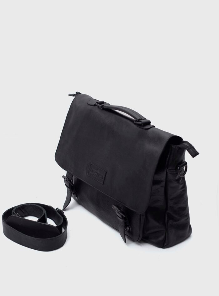 Petra20Black20Leather20Laptop20Messenger20Bag2010.jpg Petra20Black20Leather20Laptop20Messenger20Bag2010.jpg