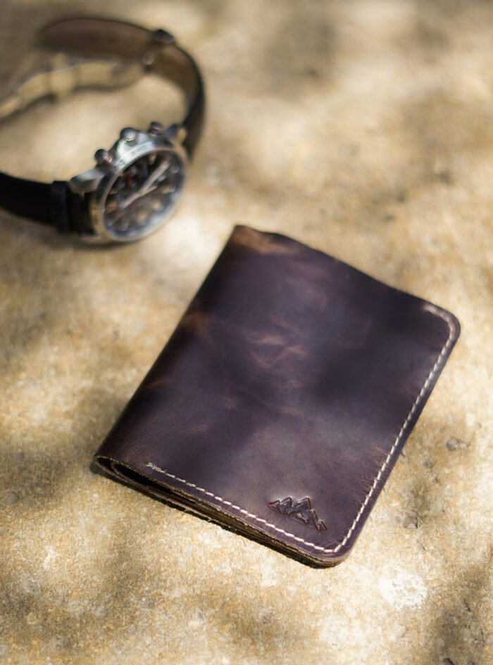 Rancher-Crazy-Horse-Leather-Bifold-Wallet-Outdoor202.jpg Rancher-Crazy-Horse-Leather-Bifold-Wallet-Outdoor202.jpg