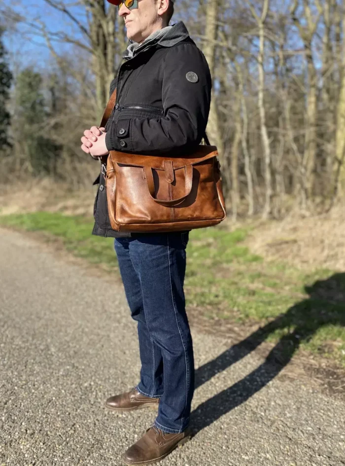 an-Schultz-Brown-Leather-Briefcase-1.webp an-Schultz-Brown-Leather-Briefcase-1.webp
