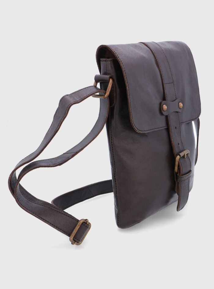 Woodpecker vintage crossbody bag (3) Woodpecker vintage crossbody bag (3)
